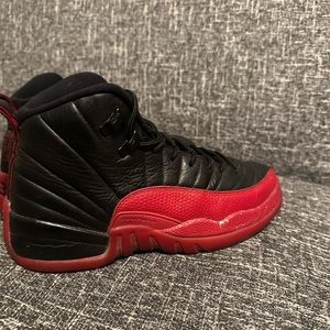 Air Jordan 12 Flu Game. Boys’ 6.5Y womens 8